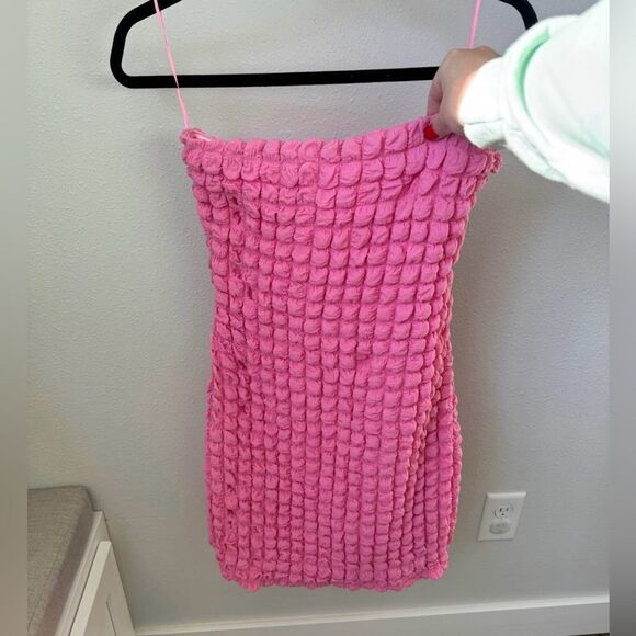 WOMENS LE LIS BUBBLE GUM DRESS SZ MEDIUM - Picture 1 of 3